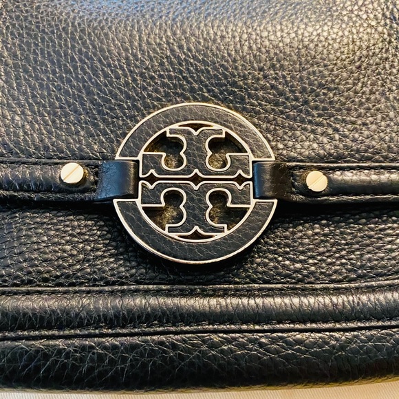 Authentic Tory Burch Blk Leather Chain Cross Body - Picture 3 of 10
